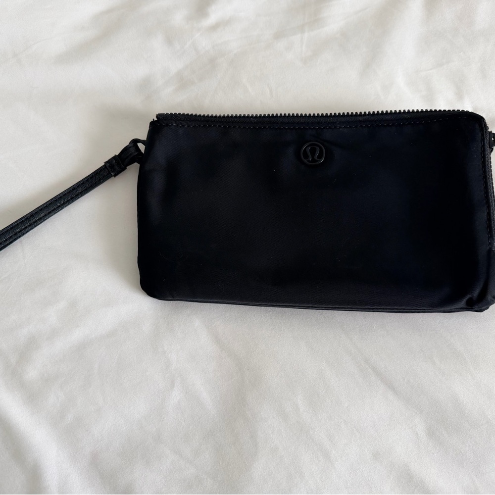 Lululemon Athletica Black Zippered Wristlet